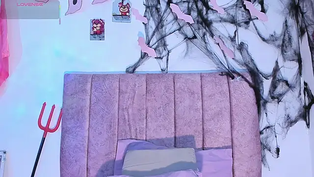 Snapshot of Mila_1wood chatting on October 9, 2025, 12:38 pm Mila 1wood online show from October 9, 2025, 12:38 pm