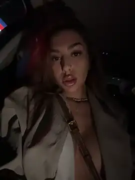 Snapshot of Candy_flippp chatting on October 11, 2025, 8:43 pm Candy flippp online show from October 11, 2025, 8:43 pm