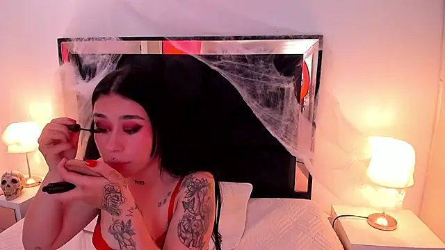 SusanVilla online show from October 16, 2025, 7:33 pm