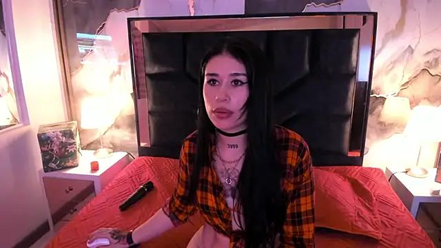 SusanVilla online show from December 21, 2025, 8:27 am