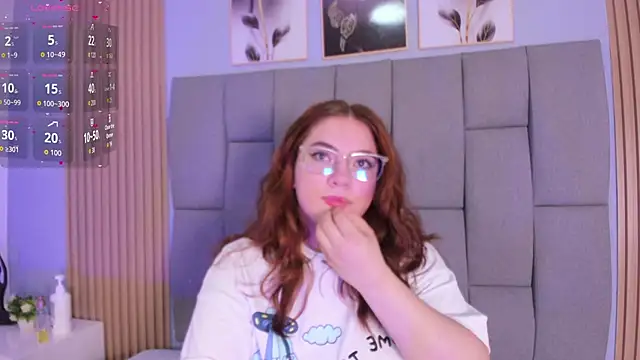 Kandyfrees  online show from January 13, 2026, 3:49 pm