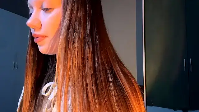 Snapshot of EmiIyKitty chatting on October 15, 2025, 8:06 pm EmiIyKitty online show from October 15, 2025, 8:06 pm