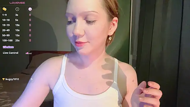 Snapshot of EmiIyKitty chatting on November 22, 2025, 8:29 pm EmiIyKitty online show from November 22, 2025, 8:29 pm