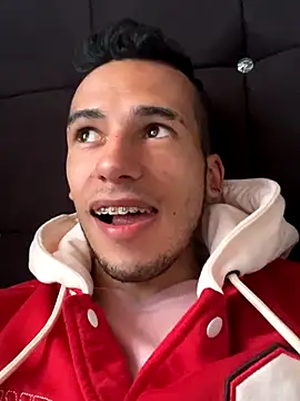 Snapshot of wiland_hot23 chatting on October 19, 2025, 8:00 pm wiland hot23 online show from October 19, 2025, 8:00 pm