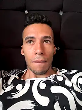 Snapshot of wiland_hot23 chatting on October 15, 2025, 4:04 pm wiland hot23 online show from October 15, 2025, 4:04 pm