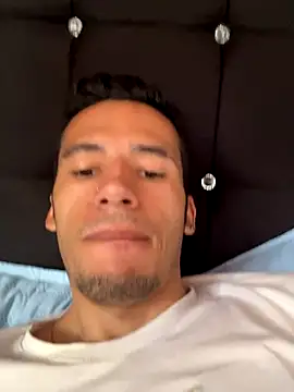 Snapshot of wiland_hot23 chatting on November 3, 2025, 6:11 pm wiland hot23 online show from November 3, 2025, 6:11 pm