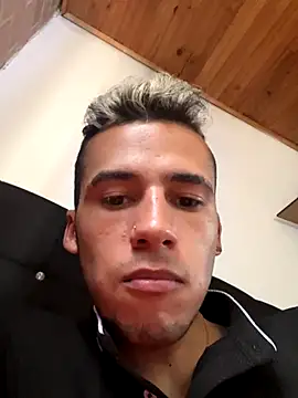 Snapshot of wiland_hot23 chatting on December 18, 2025, 8:12 pm wiland hot23 online show from December 18, 2025, 8:12 pm