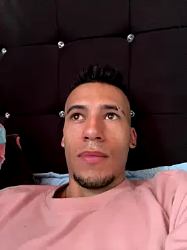 Snapshot of wiland_hot23 chatting on November 10, 2025, 4:23 pm wiland hot23 online show from November 10, 2025, 4:23 pm