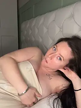Snapshot of irishmollyx chatting on May 16, 2026, 7:57 pm irishmollyx online show from May 16, 2026, 7:57 pm