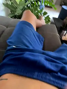 MCLZK online show from November 18, 2025, 6:00 pm