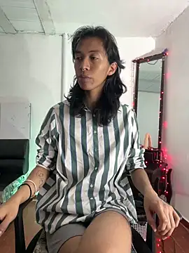 MadamLeRouge online show from December 21, 2025, 3:14 pm