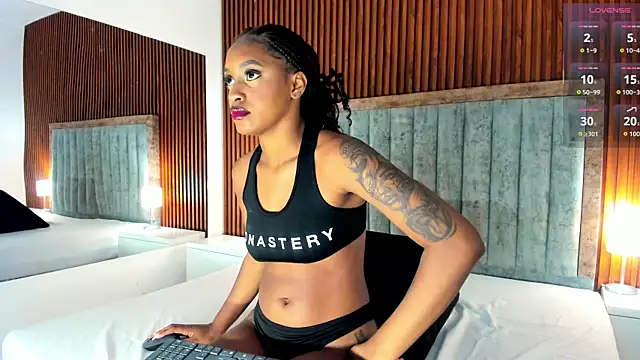 Snapshot of AmaraFierce chatting on November 13, 2025, 12:31 pm AmaraFierce online show from November 13, 2025, 12:31 pm