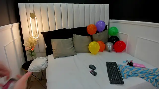 georgina kloss online show from November 5, 2025, 9:51 pm