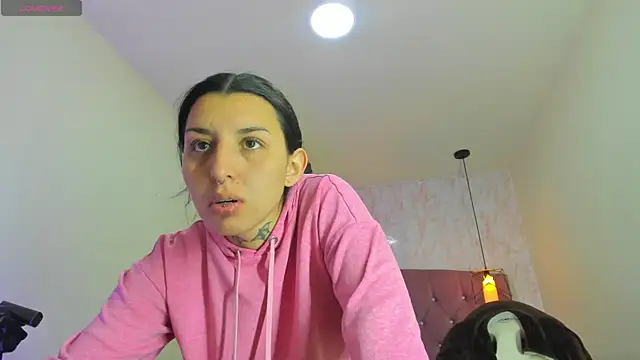 Iris  77 online show from November 8, 2025, 7:17 pm