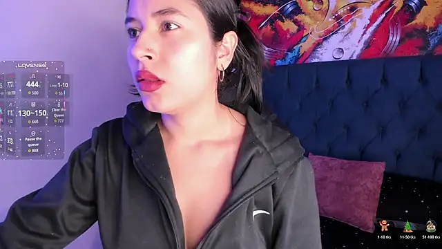 Snapshot of violet_blaze chatting on November 30, 2025, 6:25 am violet blaze online show from November 30, 2025, 6:25 am