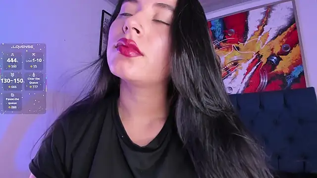 Snapshot of violet_blaze chatting on November 18, 2025, 10:07 am violet blaze online show from November 18, 2025, 10:07 am