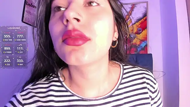 Snapshot of violet_blaze chatting on November 29, 2025, 10:15 am violet blaze online show from November 29, 2025, 10:15 am