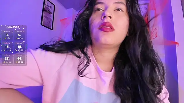 Snapshot of violet_blaze chatting on November 3, 2025, 11:14 am violet blaze online show from November 3, 2025, 11:14 am