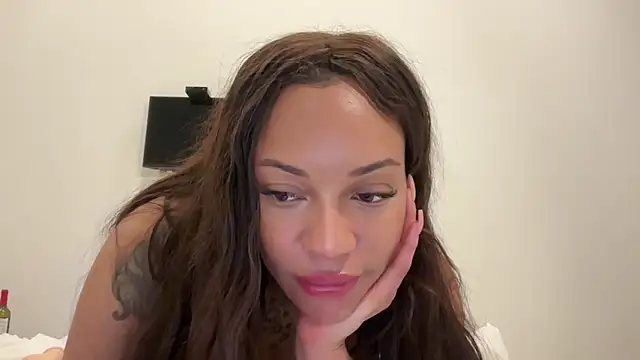 realrockybee1 online show from October 24, 2025, 11:04 pm