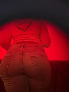 bellacagyal online show from November 23, 2025, 10:42 pm