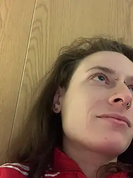 Snapshot of GoldenPussy1329 chatting on February 5, 2026, 8:59 pm GoldenPussy1329 online show from February 5, 2026, 8:59 pm