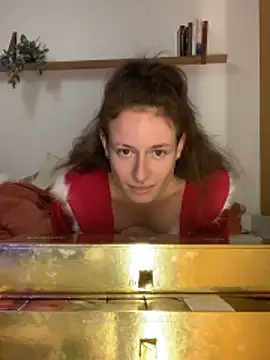 GoldenPussy1329 online show from December 3, 2025, 7:13 pm