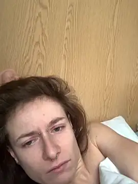 Snapshot of GoldenPussy1329 chatting on February 13, 2026, 11:32 am GoldenPussy1329 online show from February 13, 2026, 11:32 am