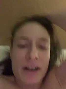 Snapshot of GoldenPussy1329 chatting on February 20, 2026, 5:48 am GoldenPussy1329 online show from February 20, 2026, 5:48 am