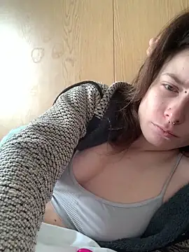 Snapshot of GoldenPussy1329 chatting on February 15, 2026, 2:05 pm GoldenPussy1329 online show from February 15, 2026, 2:05 pm