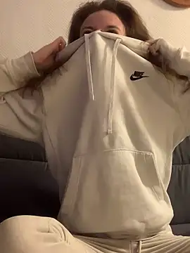 Snapshot of GoldenPussy1329 chatting on March 6, 2026, 11:11 pm GoldenPussy1329 online show from March 6, 2026, 11:11 pm