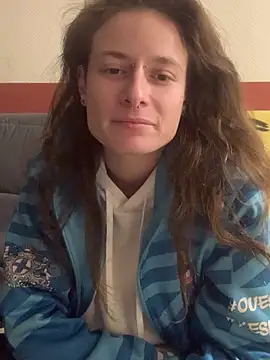 Snapshot of GoldenPussy1329 chatting on March 7, 2026, 10:26 pm GoldenPussy1329 online show from March 7, 2026, 10:26 pm