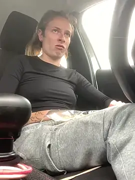 GoldenPussy1329 online show from April 28, 2026, 1:15 pm