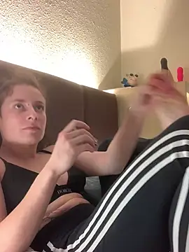 Snapshot of GoldenPussy1329 chatting on March 14, 2026, 1:22 am GoldenPussy1329 online show from March 14, 2026, 1:22 am