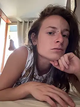 GoldenPussy1329 online show from June 21, 2026, 12:55 pm