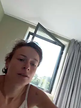GoldenPussy1329 online show from June 18, 2026, 7:40 am