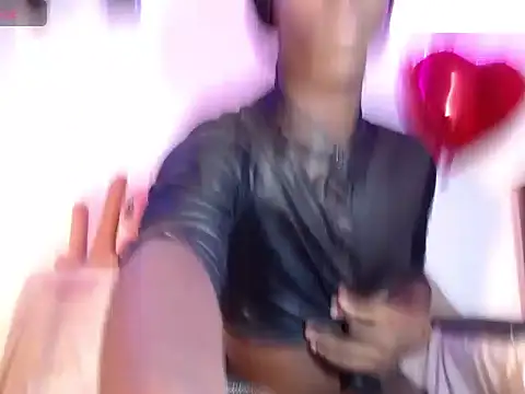 Snapshot of taylor_hot85 chatting on October 8, 2025, 12:07 pm taylor hot85 online show from October 8, 2025, 12:07 pm