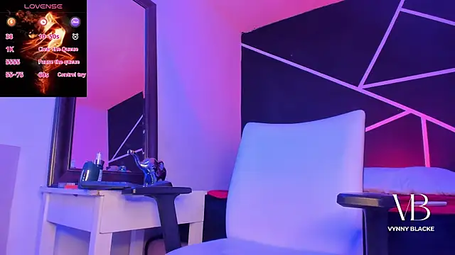 VynnyBlacke  online show from October 29, 2025, 8:08 pm