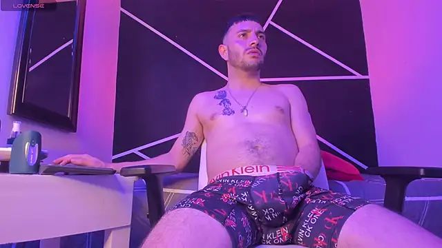 VynnyBlacke  online show from November 30, 2025, 12:28 pm