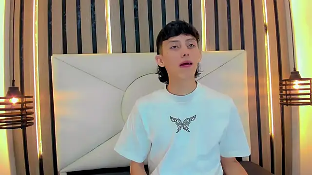 thaigo twink38 online show from April 7, 2026, 3:52 am