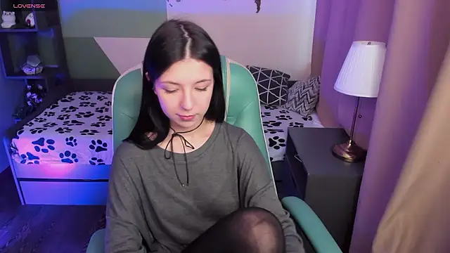 Snapshot of Azaliya_Haze chatting on March 5, 2026, 5:26 am Azaliya Haze online show from March 5, 2026, 5:26 am