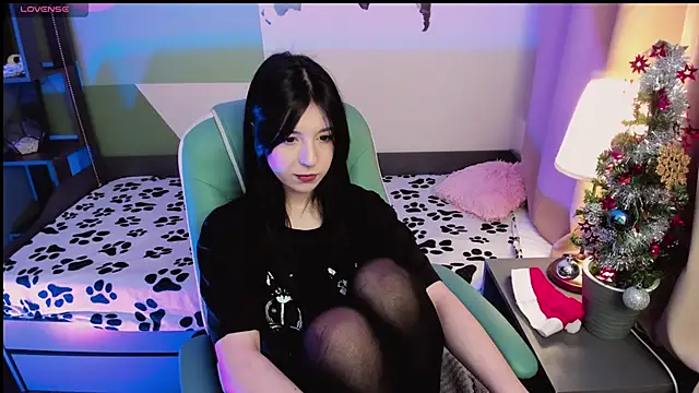 Snapshot of Azaliya_Haze chatting on December 14, 2025, 5:24 am Azaliya Haze online show from December 14, 2025, 5:24 am