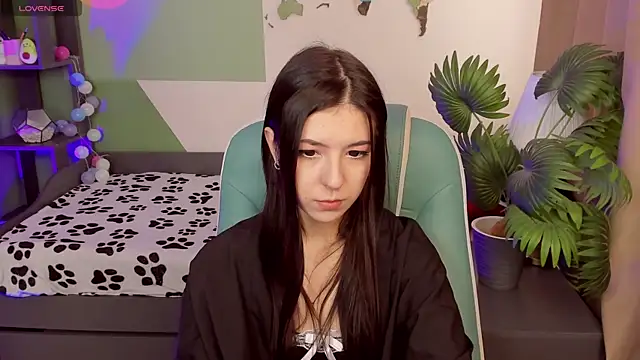 Snapshot of Azaliya_Haze chatting on October 11, 2025, 10:27 am Azaliya Haze online show from October 11, 2025, 10:27 am