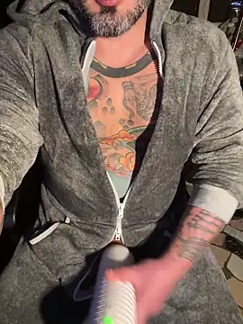 marcotatuatooo online show from January 18, 2026, 3:26 pm