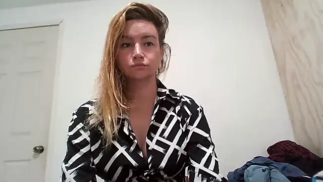 vagimosa online show from October 15, 2025, 9:17 am