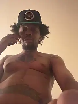 Snapshot of thefreakscomeoutatnight chatting on October 31, 2025, 12:51 am thefreakscomeoutatnight online show from October 31, 2025, 12:51 am