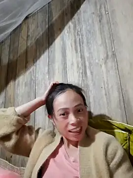 Snapshot of Tuyet_xx chatting on October 25, 2025, 2:07 pm Tuyet xx online show from October 25, 2025, 2:07 pm