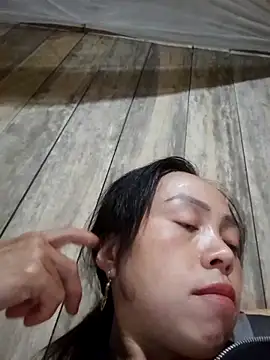 Snapshot of Tuyet_xx chatting on October 20, 2025, 3:30 am Tuyet xx online show from October 20, 2025, 3:30 am