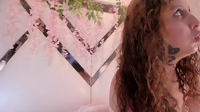 Marylinmonroy online show from October 3, 2025, 1:01 pm