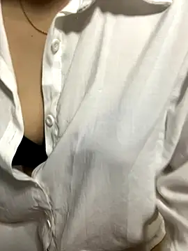 lee ly online show from October 10, 2025, 6:58 am