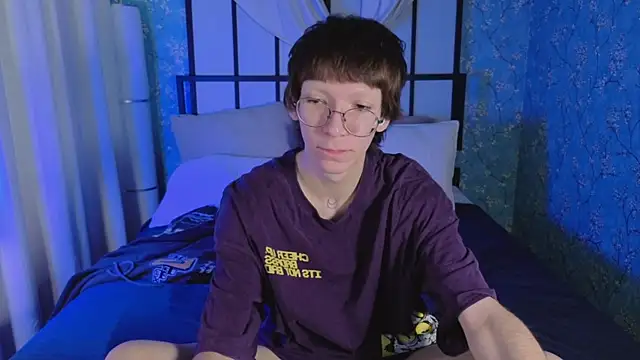 Snapshot of TommieHi chatting on October 16, 2025, 12:24 pm TommieHi online show from October 16, 2025, 12:24 pm